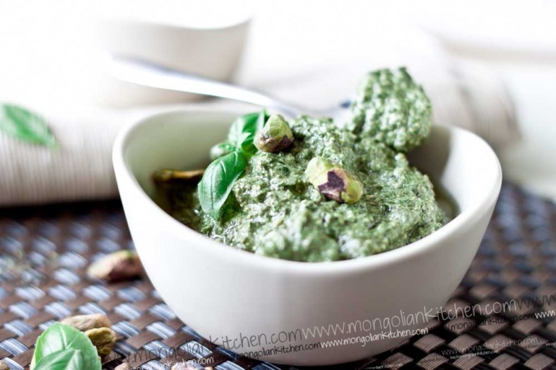 Spinach & Pistachio Pesto